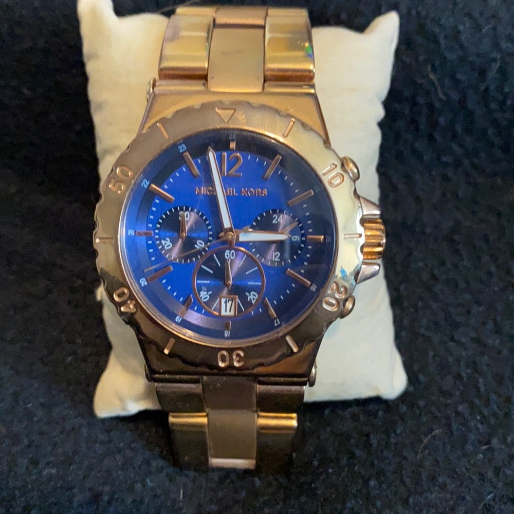 Men’s Michael Kors Rose Gold w/ Navy watch face